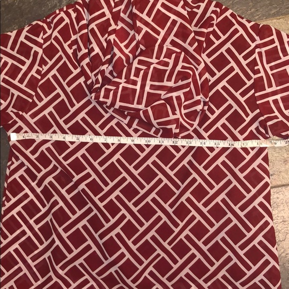 MAKE ME AN OFFER! Red and white tunic - Picture 6 of 7